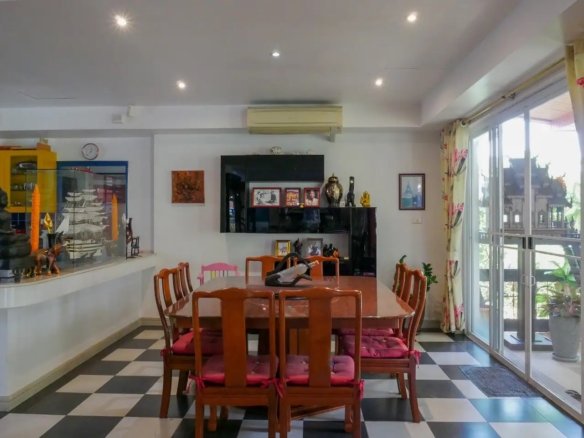 Happy Thai Villa