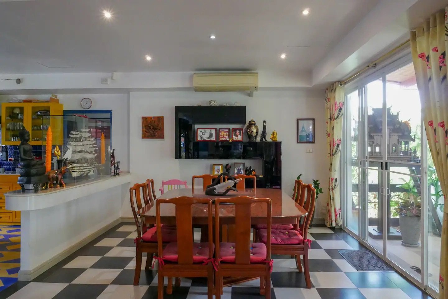 Happy Thai Villa