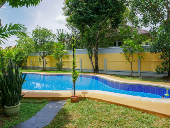 Happy Thai Villa