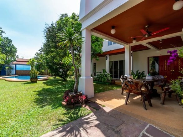 Happy Thai Villa