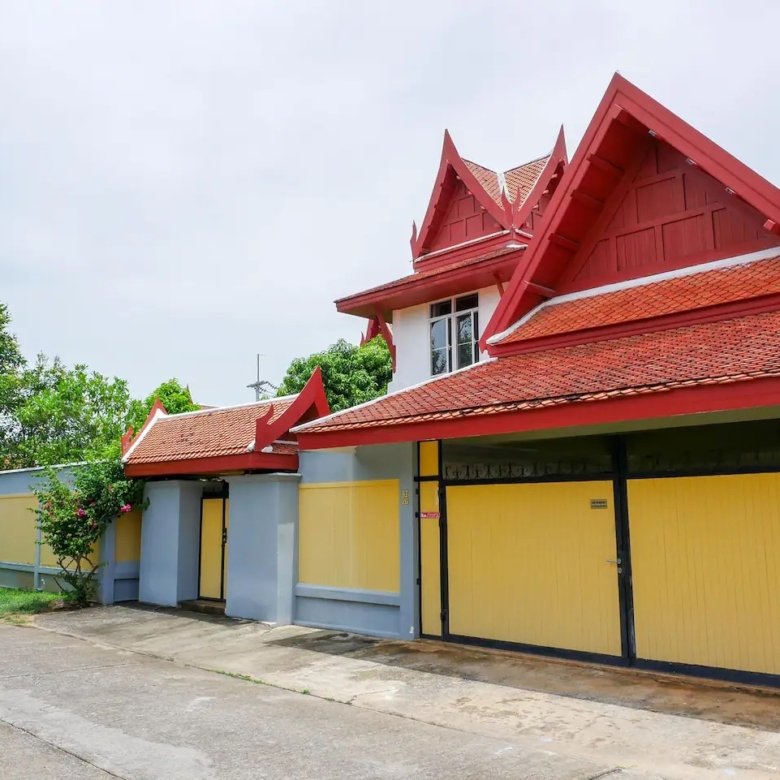 Happy Thai Villa
