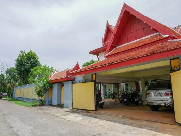 Happy Thai Villa