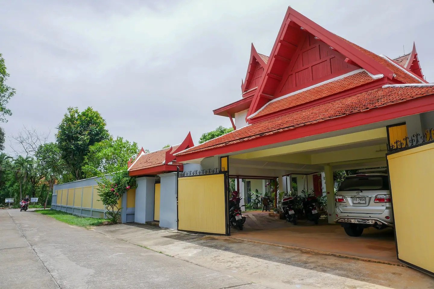 Happy Thai Villa
